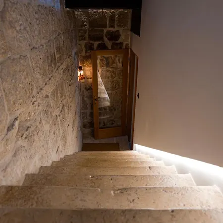 아파트 Charming & Luxurious Old Town 코츌라