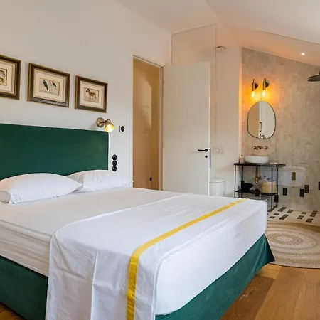 Charming & Luxurious Old Town 코츌라