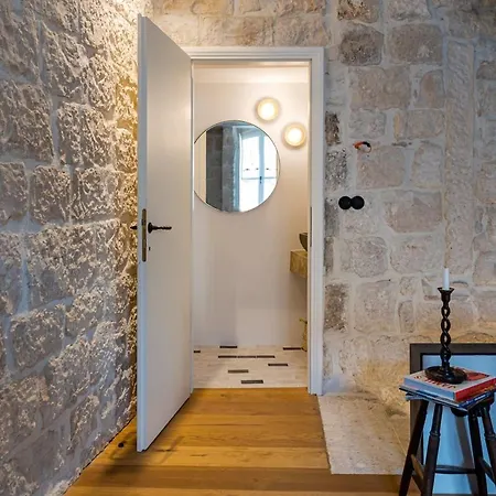 Charming & Luxurious Old Town 아파트 코츌라