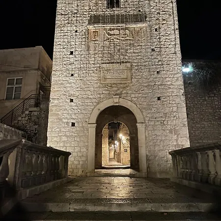 아파트 Charming & Luxurious Old Town 코츌라