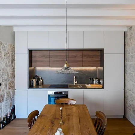 Charming & Luxurious Old Town Apartamento